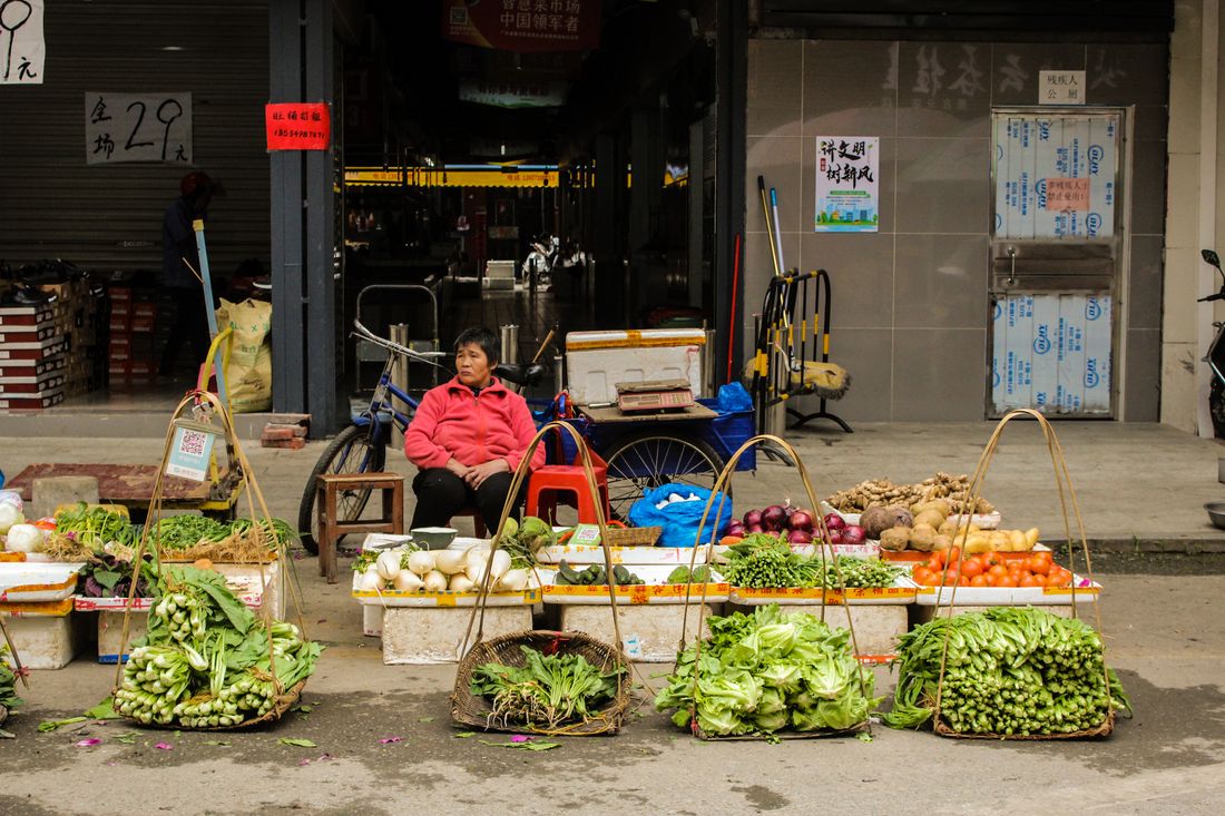 Fresh vegetable market in Guangzhou