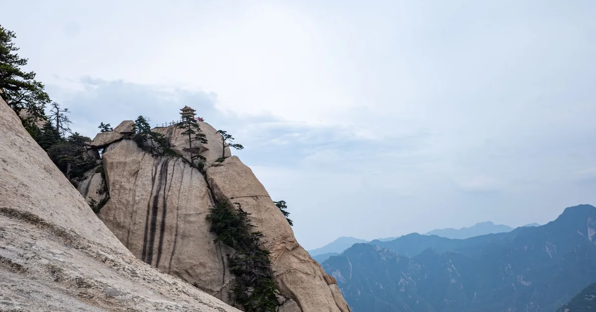 Mount Huashan rugged granite peaks in Shaanxi China for a sacred mountain trekking guide